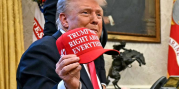 ترامب يعتزم طرح “إقامات ذهبية” مقابل 5 ملايين دولار