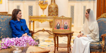 السيدة الجليلة حرم سلطان سلطنة عمان تستقبل الفنانة اللبنانية ماجدة الرومي بمسقط 