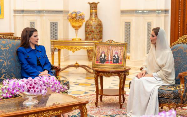 السيدة الجليلة حرم سلطان سلطنة عمان تستقبل الفنانة اللبنانية ماجدة الرومي بمسقط 