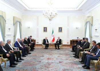 وفد من حماس يلتقي وزير خارجية إيران وقائد الحرس الثوري