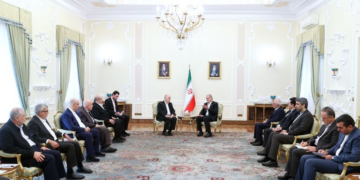 وفد من حماس يلتقي وزير خارجية إيران وقائد الحرس الثوري