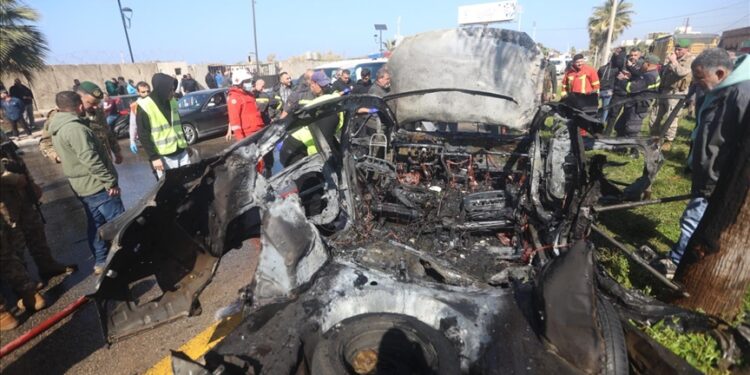 إسرائيل تقر باغتيال محمد شاهين مسؤول عسكري بحماس بغارة جنوب لبنان.. والرئيس عون يحضّ رُعاة اتفاق وقف النار على دفع إسرائيل للانسحاب من الجنوب