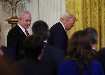 هآرتس: هل مهد ترامب الطريق أمام نتنياهو لضم الضفة؟