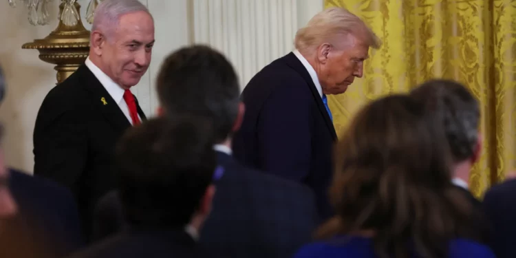 هآرتس: هل مهد ترامب الطريق أمام نتنياهو لضم الضفة؟