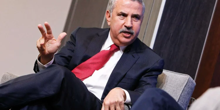 توماس فريدمان في مؤتمر غزة ومستقبل السلام بالقاهرة: لو استمرت إدارة ترامب سوف تنتهى أمريكا.. ومقترحه عن التهجير من أكثر الأفكار جنونا وأتوقع حدوث صراع بينه وبين نتنياهو