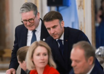 ماكرون يستضيف اجتماع أزمة مع قادة أوروبيين بشأن أوكرانيا