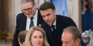 ماكرون يستضيف اجتماع أزمة مع قادة أوروبيين بشأن أوكرانيا