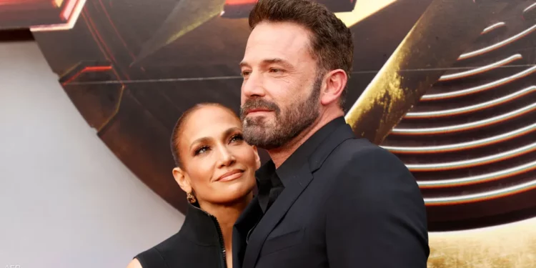 يحتوي على حظيرة وإسطبلات وساحة لركوب الخيل ، بالإضافة إلى وسائل راحة عصريّة .. جينيفر لوبيز تشتري مجمّعاً فاخراً بعد طلاقها من بن أفليك