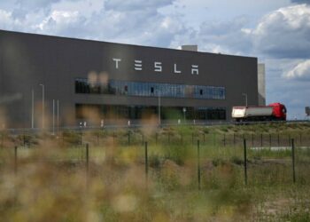 تسلا على حافة الهاوية.. الألمان يعلنون المقاطعة