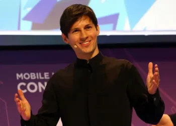 باريس تأذن بمغادرة مؤسس “تلغرام”