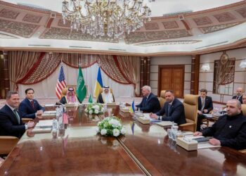 9 مواضيع بصلب محادثات أميركا مع أوكرانيا وروسيا