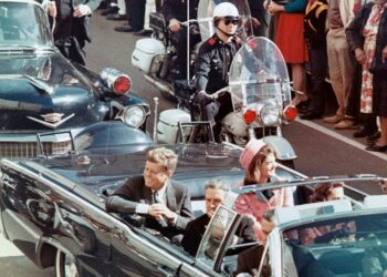 امتثالًا لأمر تنفيذي أصدره ترمب في يناير الماضي..بعد 72 عاما تم رفع السرية عن وثائق جديدة للغز اغتيال جون كينيدي …!!!