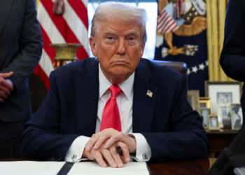 خلال مؤتمر صحفي بواشنطن مع رئيس الوزراء الايرلندي .. ترامب: لن يُطرد أحد من غزة