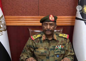 البرهان ينفي إمكانية التفاوض مع الدعم السريع ويؤكد استمرار القتال لإنهاء التمرد