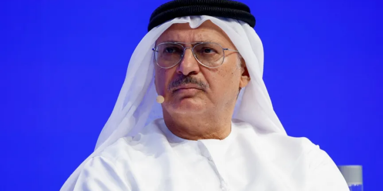 الخارجية الإيرانية: قرقاش يسلّم رسالة من ترمب إلى طهران