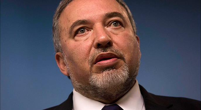 ليبرمان يهدد مصر ويطالبها بتوطين سكان غزة في سيناء