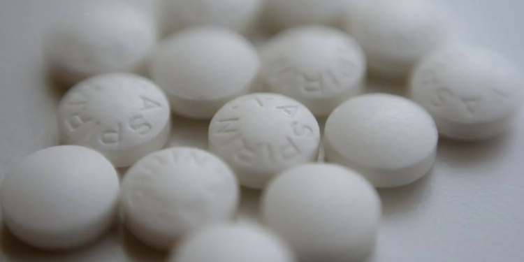 هل يمكن لحبة الأسبرين إنقاذك من الخرف؟ دراسة جديدة تكشف