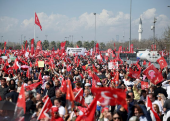 الآلاف يتظاهرون في إسطنبول احتجاجا على سجن أكرم إمام أوغلو