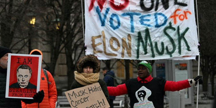 تظاهرات واستقالات في مواجهة قرارات ماسك ضد الموظفين الفدراليين