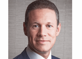 عبدالله بن زايد يعيّن مبعوثاً خاصاً لشؤون الأعمال والأعمال الخيرية