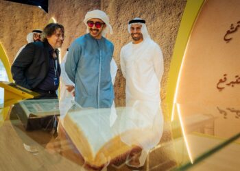 بحضور 1400 دور نشر و تحت شعار “مجتمع المعرفة.. معرفة المجتمع”.. عبدالله بن زايد يفتتح الدورة الـ34 من معرض أبوظبي الدولي للكتاب