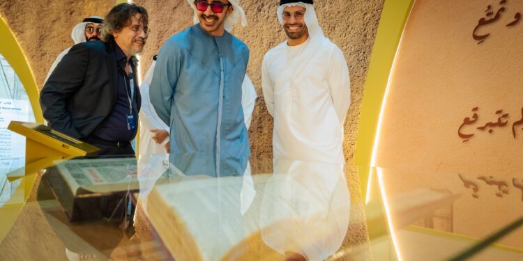 بحضور 1400 دور نشر و تحت شعار “مجتمع المعرفة.. معرفة المجتمع”.. عبدالله بن زايد يفتتح الدورة الـ34 من معرض أبوظبي الدولي للكتاب
