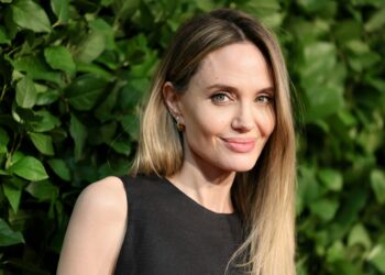 أنجلينا جولي تشارك منشورا عن غزة مع 16 مليون متابع على إنستغرام