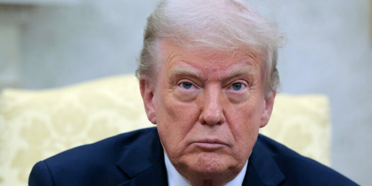 ترامب: “القرم ستبقى مع روسيا” في مقترح السلام.. وزيلينسكي يتفهم ذلك !