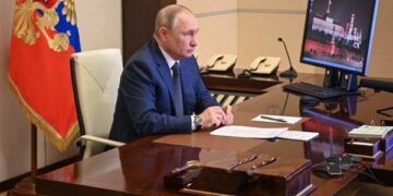 بوتين يعلن عن هدنة في أوكرانيا بمناسبة عيد الفصح تستمر حتى منتصف ليل الأحد.. وزيلينسكي يعتبر الهدنة محاولة للعب بأرواح البشر