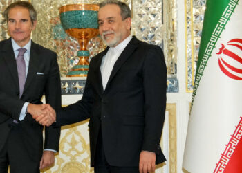 غروسي في طهران: المهلة قصيرة أمام الولايات المتحدة وإيران لإبرام اتفاق نووي جديد