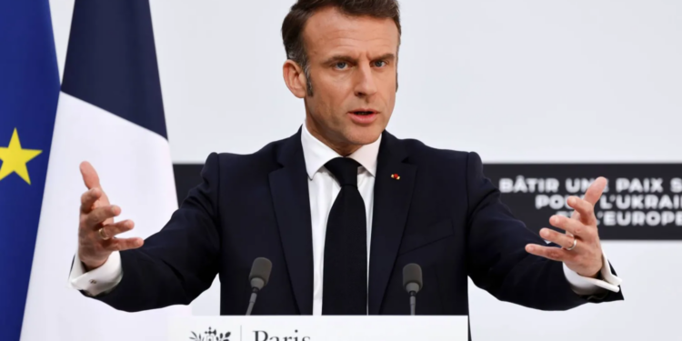 ماكرون يطالب نتنياهو بوقف الهجمات على غزة والعودة إلى وقف النار