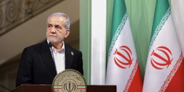 إيران تعلن ارتفاع حصيلة ضحايا انفجار الميناء والرئيس الإيراني يأمر بإجراء تحقيق في انفجار بندر عباس