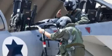 إسرائيل تهدد بفصل نحو ألف عسكري بسلاح الجو إثر مطالبتهم بوقف الحرب