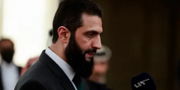 المقاتلون الأجانب والجنسية السورية.. الشرع يكشف خطته