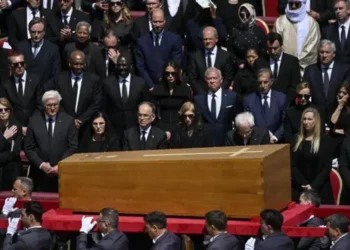 العالم يودع البابا فرنسيس خلال مراسم جنازة مهيبة حضرها ملوك ورؤساء دول
