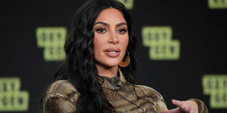 كيم كارداشيان أمام محكمة الجنايات بفرنسا