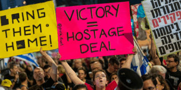 سموتريتش يقر علناً: إعادة الأسرى ليس هدف الحكومة الأهم