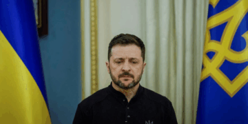 مستشار زيلينسكي ينفي: لم نوافق على التخلي عن القرم