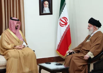 وزير الدفاع السعودي يلتقي خامنئي ويسلمه رسالة من الملك سلمان وسيعقد لقاءات لبحث العلاقات بين البلدين والقضايا ذات الاهتمام المشترك