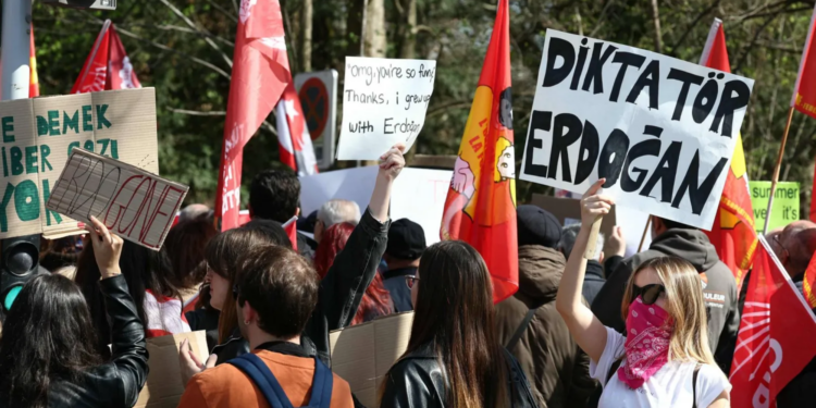 «الإتحاد الأوروبي» يزيد الضغط على تركيا بعد اعتقال إمام أوغلو