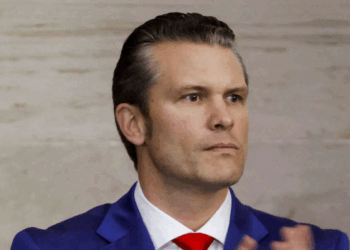 “سيغنال” في البنتاغون.. الفضيحة لم تثن هيغسث عن تصرف جديد