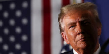 خلافاً للدستور، ترامب يرجّح ترشحه لولاية ثالثة، وأنصاره يقترحون “الخلافة”