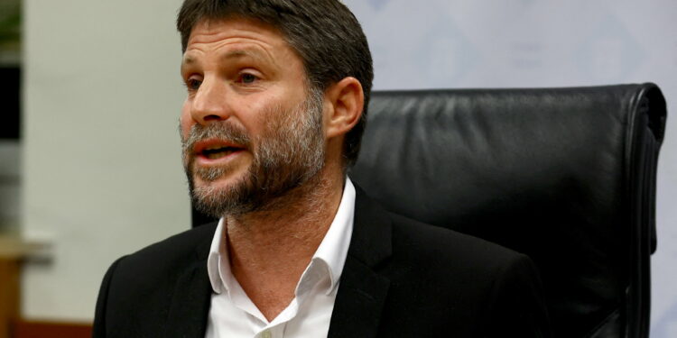 الوزير الاسرائيلي سموتريتش : غزة ستدمر بالكامل وبعد 6 أشهر لن يكون فيه حماس !!!