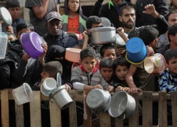 إسرائيل تسمح بإدخال أغذية إلى غزة بعد توسيع عملياتها العسكرية وارتفاع جنوني لحصيلة الشهداء والمجازر المستمرة