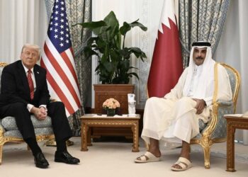 أمير قطر يستقبل ترامب بالديوان الأميري بقطر