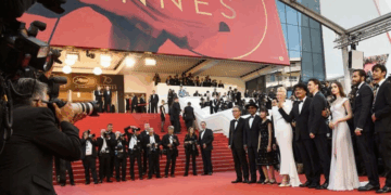 إطلالات النجمات في مهرجان “كان السينمائي”… أناقة وجمال