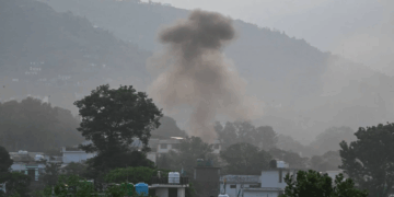 باكستان والهند تواصلان تبادل القصف في أسوأ تصعيد منذ عقود