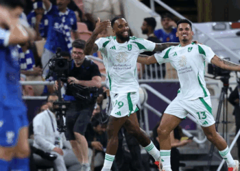أهلي جدة يهزم الهلال بثلاثية.. ويتأهل لنهائي أبطال آسيا