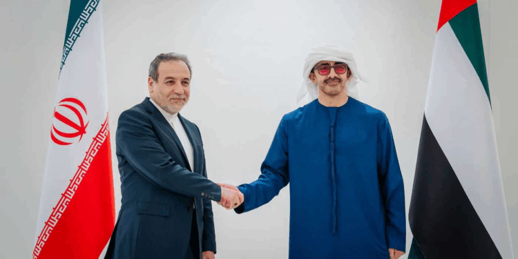 عبدالله بن زايد يستقبل وزير خارجية إيران