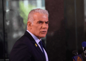 لابيد: على إسرائيل قبول خطة ويتكوف الجديدة “علنا وفورا”